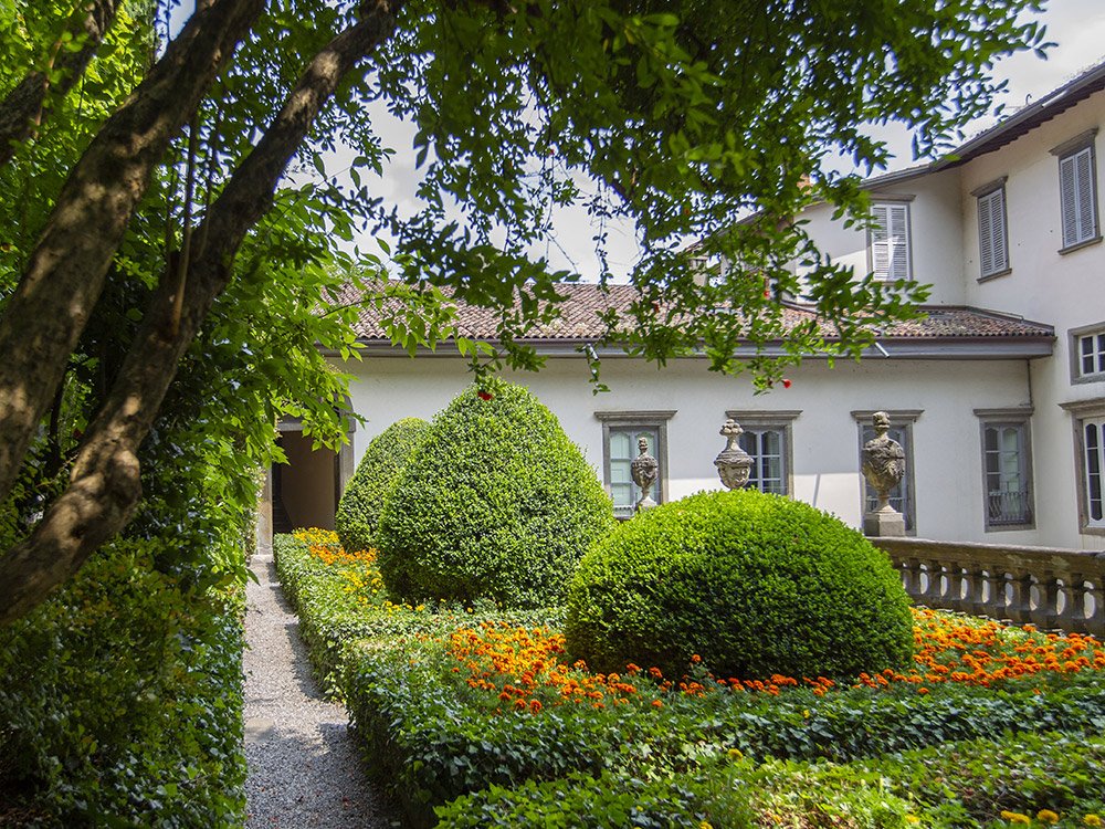 Palazzo-e-giardini-Moroni